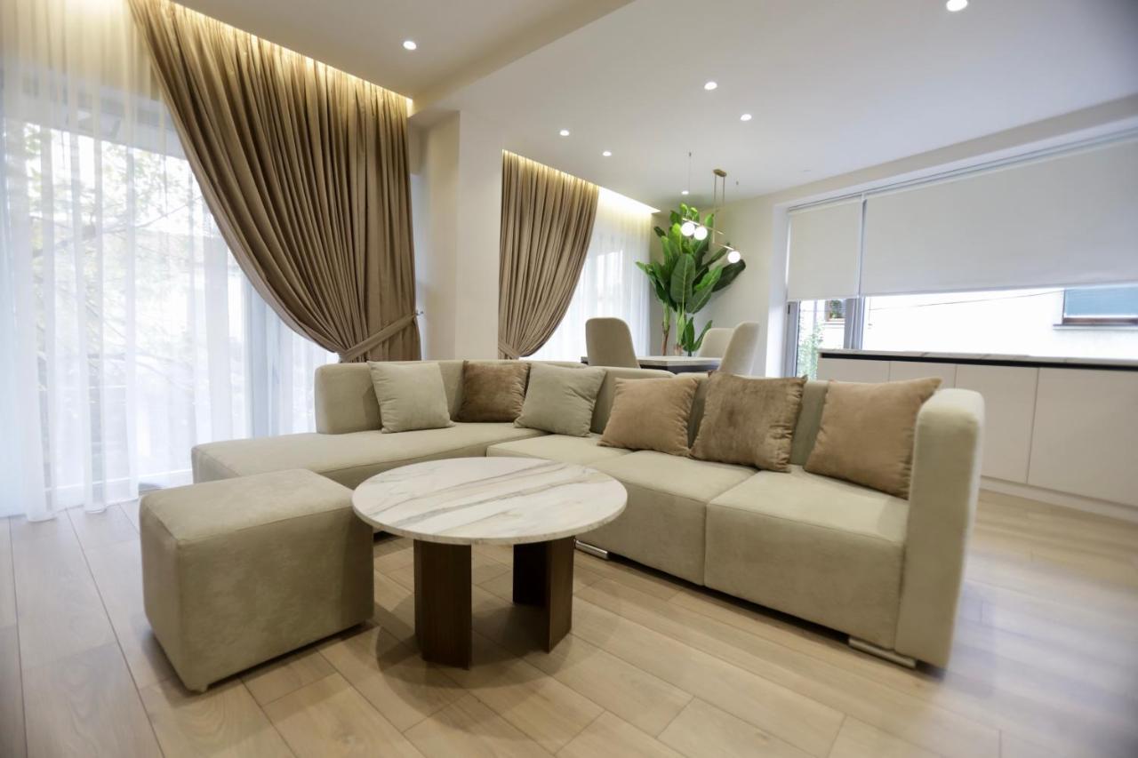 La Grand - New Bazaar Apartment